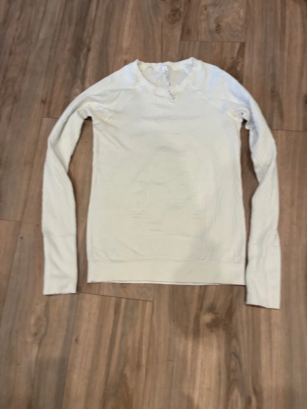 LULULEMON WHITE LONG SLEEVED TOP SIZE 6 - Picture 2 of 4